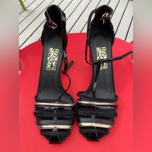 SALE Salvatore Ferragamo women’s black and gold metallic closed toe heels